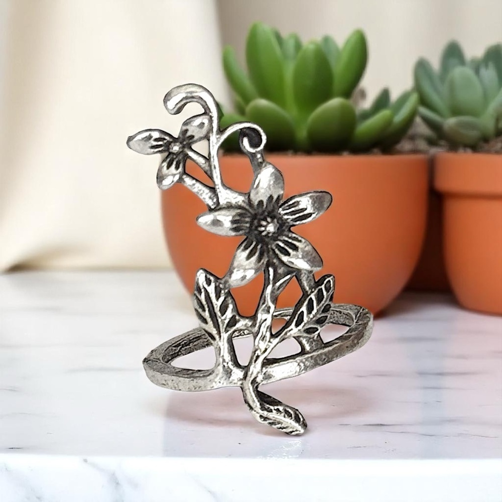 5 For $25💫Trendy Modish Silver Flower Ring - Picture 4 of 5
